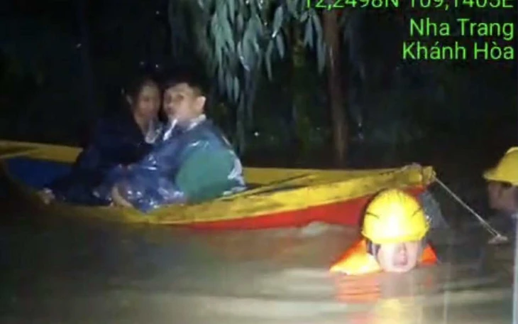 Vì sao tin giả về mưa lũ do AI tạo ra dễ dàng vượt qua sự kiểm soát của các trang mạng xã hội? - Ảnh 2.