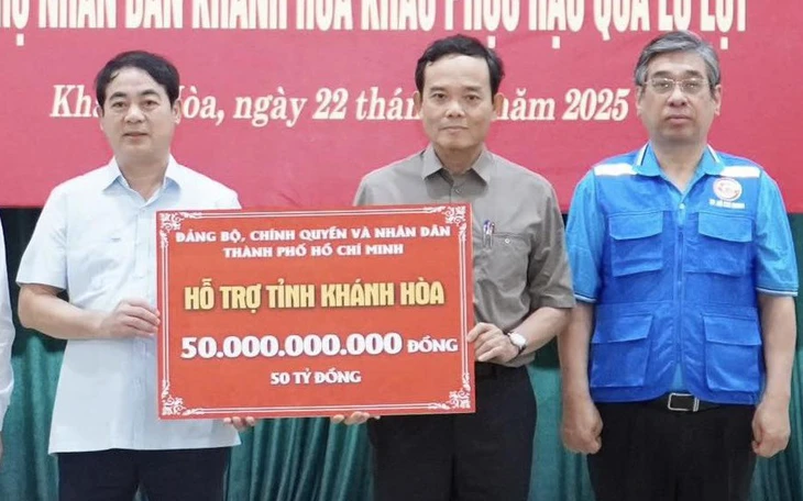 TP.HCM ‘đỏ lửa’ 4 bếp ăn phục vụ cho bà con vùng lũ Khánh Hòa - Ảnh 2.