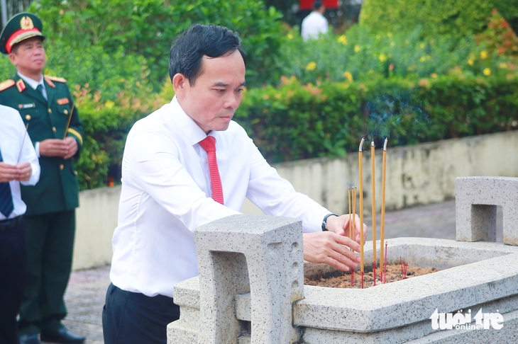 Lãnh đạo TP.HCM dâng hương, dự họp mặt kỷ niệm 85 năm ngày Nam Kỳ khởi nghĩa - Ảnh 2.