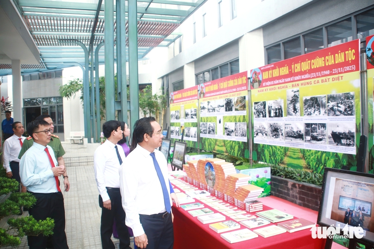 Lãnh đạo TP.HCM dâng hương, dự họp mặt kỷ niệm 85 năm ngày Nam Kỳ khởi nghĩa - Ảnh 5.