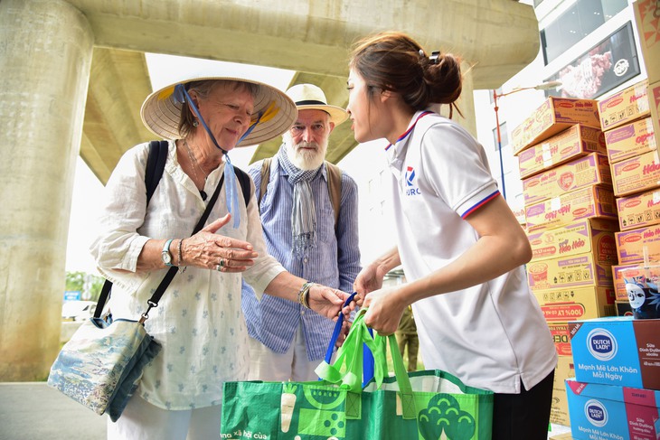 cứu trợ - Ảnh 3.