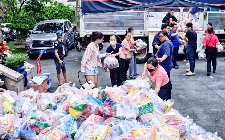 Khánh Hòa cám ơn TP.HCM hỗ trợ khắc phục thiệt hại do mưa lũ - Ảnh 3.