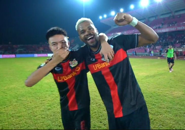 CLB Ninh Bình thoát thua bằng quả 11m phút 89 - Ảnh 1.