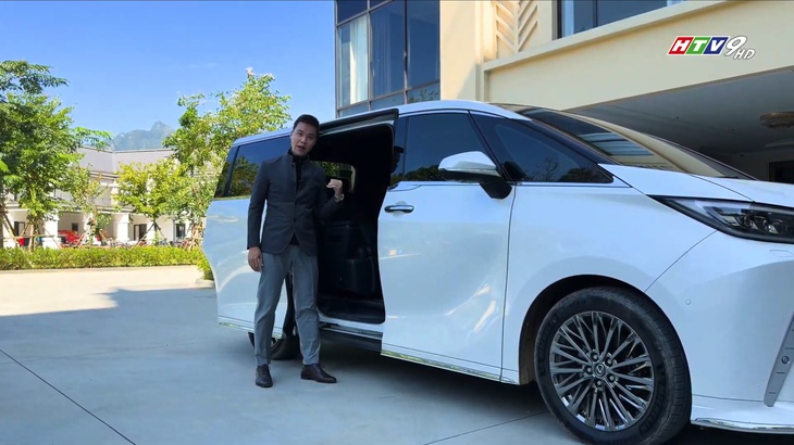 Ghế ‘ông chủ’ trên Lexus LM 500h hơn 5,7 tỉ đồng cho trải nghiệm như chuyên cơ trên mặt đất - Ảnh 2.