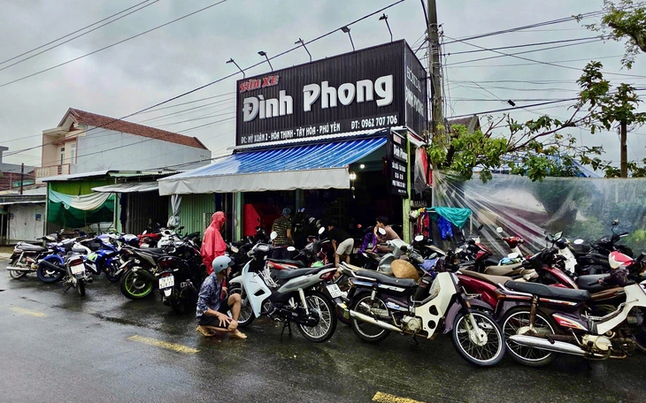 Không thiếu phụ tùng sửa xe nhưng phải chờ lâu - Ảnh 2.