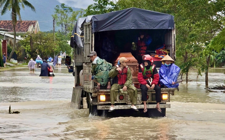Sửa nhà cho dân, nhiệm vụ cấp bách - Ảnh 2.