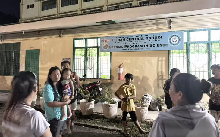 17.000 cảnh sát Philippines xuống đường dẹp biểu tình - Ảnh 2.