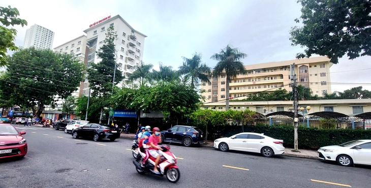 khám bệnh - Ảnh 1.