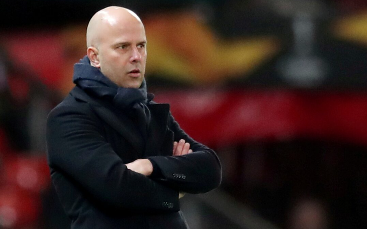 Cầu thủ Everton bị đuổi vì tát đồng đội ở trận thắng Man Utd - Ảnh 4.