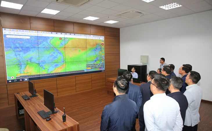 BSR tăng tốc sản xuất kinh doanh, bù đắp những thiệt hại của đất nước do mưa lũ - Ảnh 1.