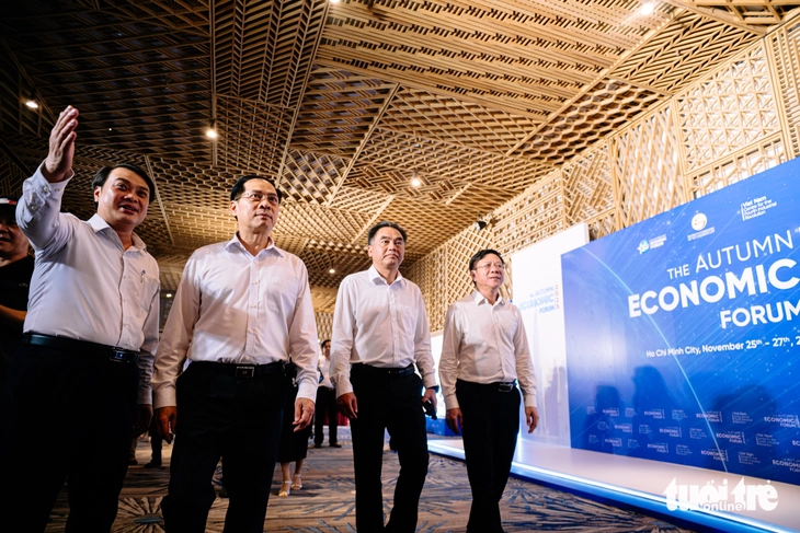 diễn đàn kinh tế mùa thu - Ảnh 1.