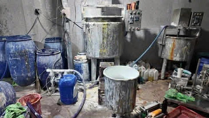 Mỹ phẩm giả - Ảnh 1.