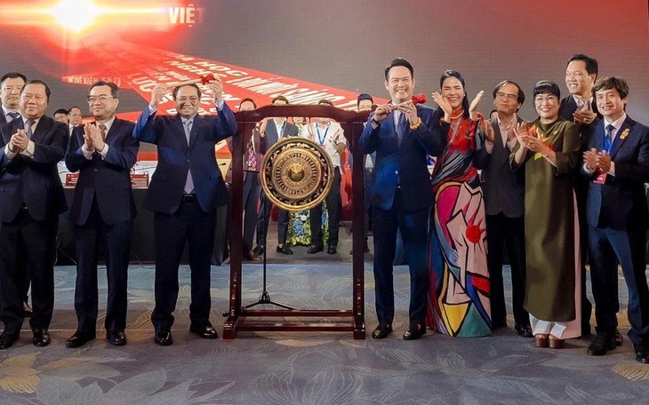 Trao giải Sao Đỏ 10 doanh nhân quản lý các doanh nghiệp có tổng tài sản trên 2,8 triệu tỉ đồng - Ảnh 4.