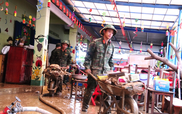 Ai cũng muốn chung tay san sẻ - Ảnh 2.