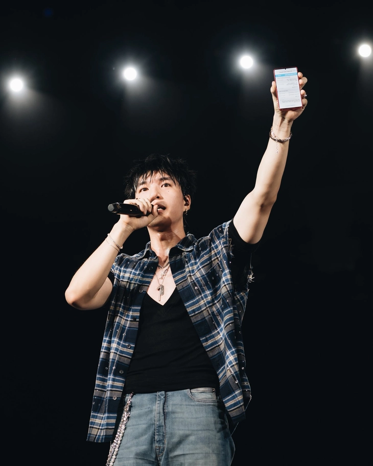 Sao Việt chung tay hướng về người dân vùng lũ - Ảnh 1.