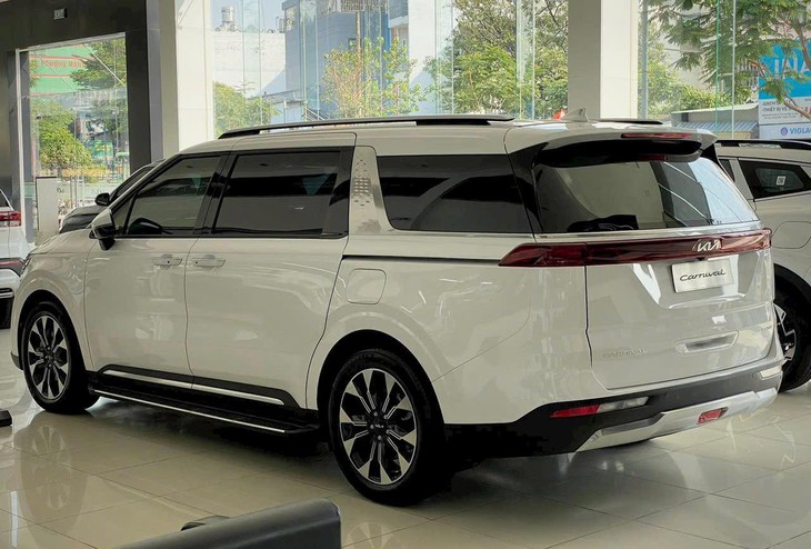 Kia Carnival - Ảnh 4.