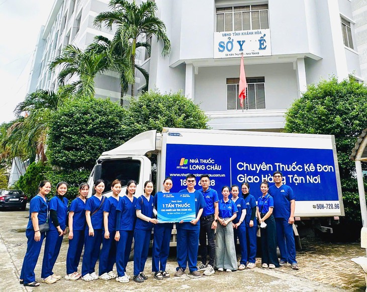 Long Châu hỗ trợ thêm 3 tấn thuốc cho người dân miền Trung - Ảnh 2.