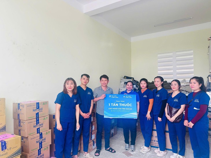 Long Châu hỗ trợ thêm 3 tấn thuốc cho người dân miền Trung - Ảnh 5.