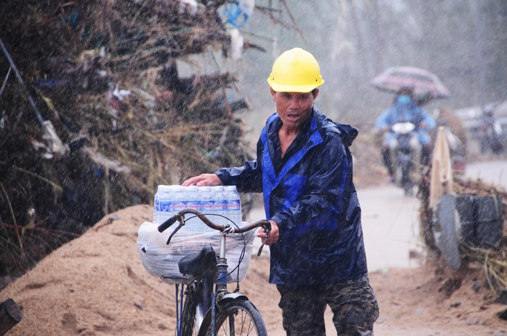 cứu trợ - Ảnh 9.