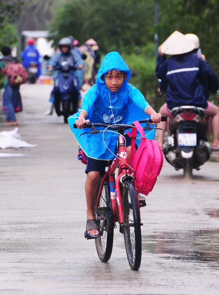 cứu trợ - Ảnh 10.