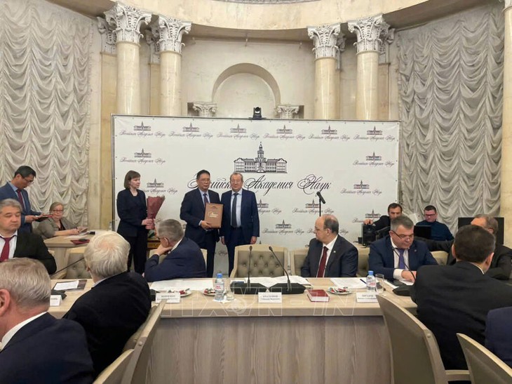 Nhà khoa học Việt Nam được bầu làm viện sĩ Viện Hàn lâm Khoa học Nga - Ảnh 1. Nhà khoa học Việt Nam được bầu làm viện sĩ Viện hàn lâm Khoa học Nga - Ảnh 1.