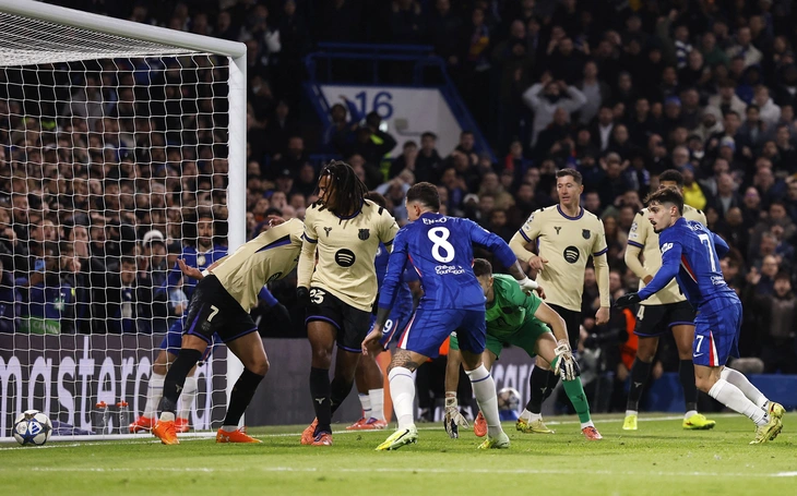 Estevao che mờ Yamal, Chelsea thắng đậm Barca - Ảnh 3.