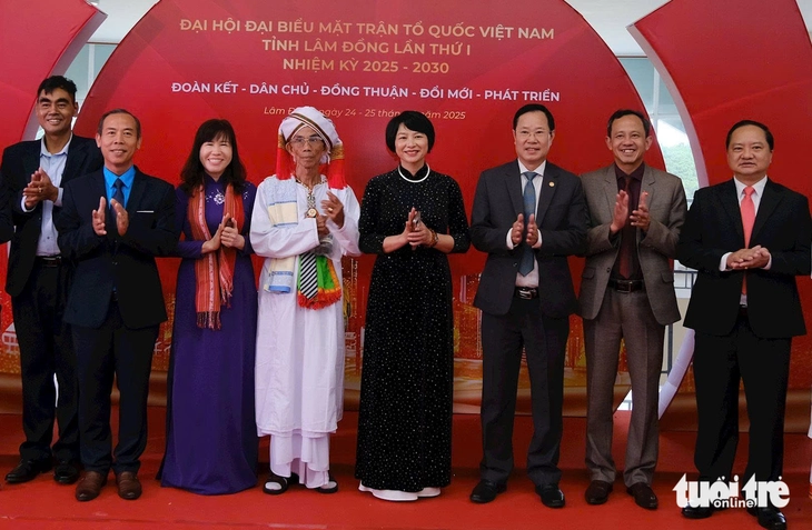 Bà Phạm Thị Phúc tiếp tục giữ chức Chủ tịch Ủy ban MTTQ Việt Nam tỉnh Lâm Đồng - Ảnh 1.