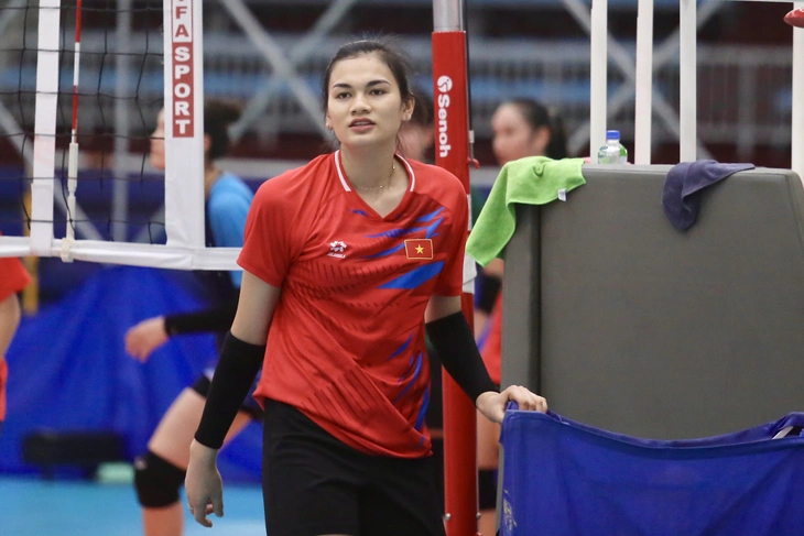Ngắm các chân dài bóng chuyền nữ Việt Nam tập luyện hăng say cho SEA Games - Ảnh 5.
