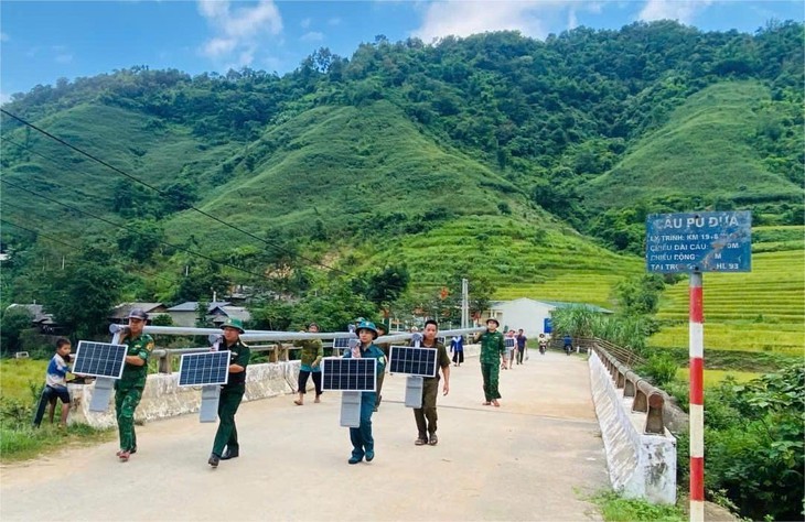 bản làng - Ảnh 1.