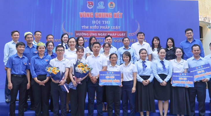 Nhân viên SAWACO tìm hiểu, nâng cao kiến thức, thượng tôn pháp luật - Ảnh 1.