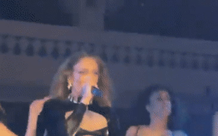 Jennifer Lopez: Biểu tượng gợi cảm vượt thời gian - Ảnh 13.