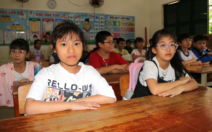 Đại biểu đề xuất dành nguồn lực thỏa đáng phục hồi khẩn cấp các trường học vùng lũ nặng - Ảnh 2.