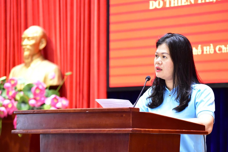 Sau sẻ chia cấp bách ‘cơm ăn, áo mặc’, TP.HCM tổng lực giúp vùng lũ tái thiết hạ tầng - Ảnh 3.