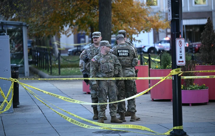 Tin tức thế giới 27-11: Nổ súng gần Nhà Trắng; Đảo chính chớp nhoáng ở Tây Phi - Ảnh 1.