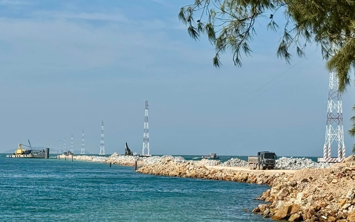 Sớm lập dự án khắc phục sạt lở bờ kè công viên 9 nàng tiên - Ảnh 5.