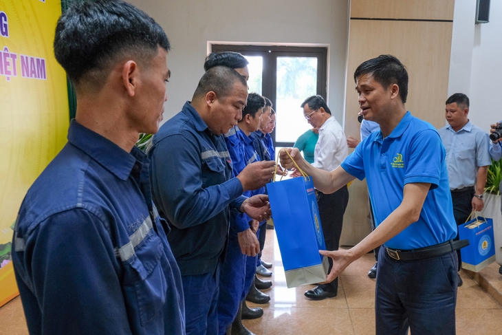 Đã có doanh nghiệp dự kiến cho công nhân nghỉ Tết 11 ngày - Ảnh 3.