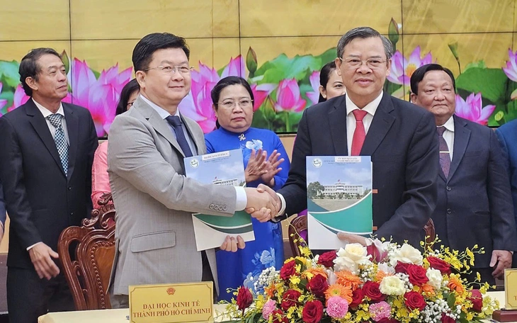'Đại học Cần Thơ phải phấn đấu là trung tâm tư vấn chính sách tin cậy của các địa phương' - Ảnh 4.