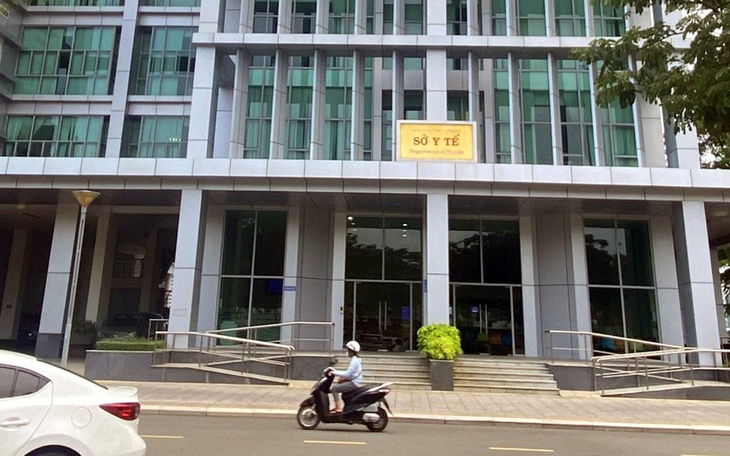 Sai phạm ở gói thầu 38 tỉ đồng, cựu giám đốc Sở Y tế Bà Rịa - Vũng bị tuyên án tù - Ảnh 3.