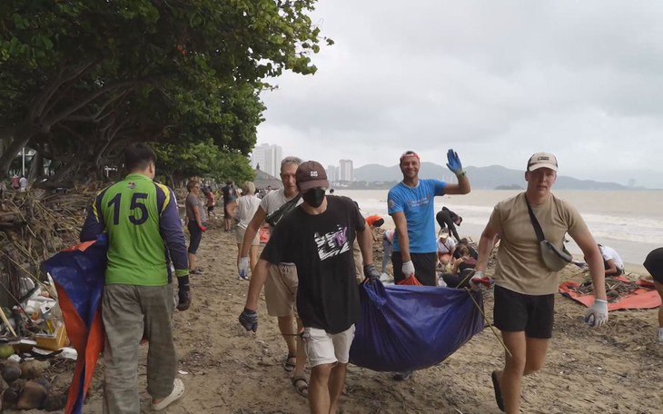 Cuộc thi Lan tỏa năng lượng tích cực 2025: Gửi gắm yêu thương đến đồng bào miền Trung - Ảnh 2.