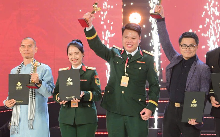 Nghệ sĩ tham gia các cuộc liên hoan là săn tìm huy chương để được phong danh hiệu? - Ảnh 4.