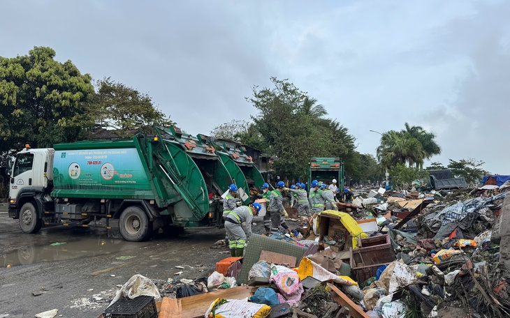 Bộ Quốc phòng: Thần tốc xây dựng, sửa chữa nhà cho dân vùng lũ Nam Trung Bộ, ổn định trước Tết 2026 - Ảnh 2.