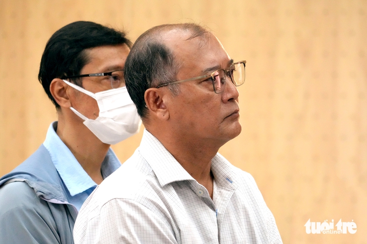 Cựu giám đốc Sở Y tế Bà Rịa - Vũng Tàu cùng thuộc cấp hầu tòa - Ảnh 1.