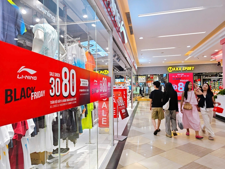 Black Friday sale sập sàn tới 80% vẫn chờ 'bùng nổ' dịp cuối tuần - Ảnh 1.
