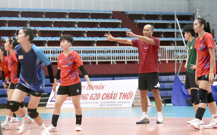 Bóng chuyền nữ Việt Nam - Ảnh 1.