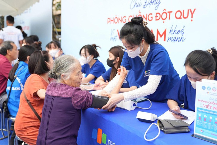 Long Châu đồng hành chuyên gia đầu ngành lan tỏa tri thức y khoa về đột quỵ - Ảnh 5.