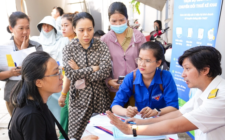 Bác sĩ nói ‘lo không ngủ được’ sau quy định bỏ thuế khoản với hộ kinh doanh  - Ảnh 4.