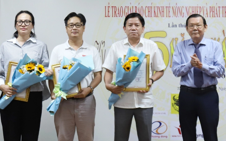 Đặt trái tim nơi ruộng đồng - Ảnh 2.