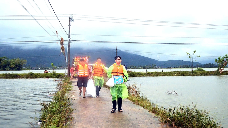 Nghĩa đồng bào - Kỳ 2: 'Tuổi nhỏ làm việc nhỏ', chung sức giúp đồng bào - Ảnh 1.