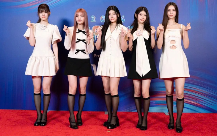 Xúc động người lính cứu hỏa giải cứu 10 chó mèo giữa biển lửa trong vụ cháy chung cư ở Hong Kong - Ảnh 9.