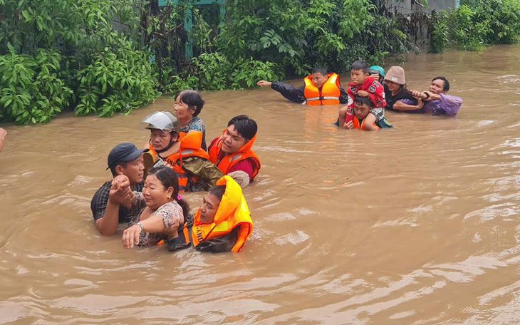 Kiểm tra tổng thể các di tích, bảo tàng ở vùng lũ, tránh tổn thất không thể phục hồi - Ảnh 2.